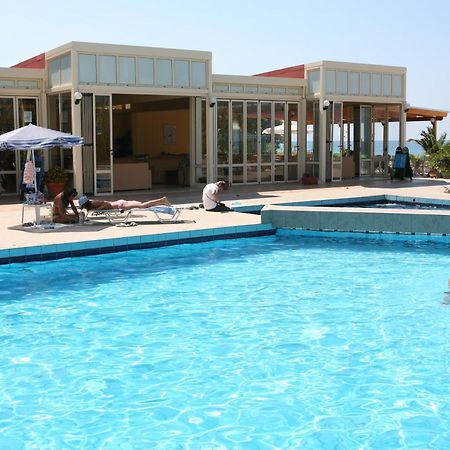 Hotel Kathrin Beach Adelianos Kampos Extérieur photo
