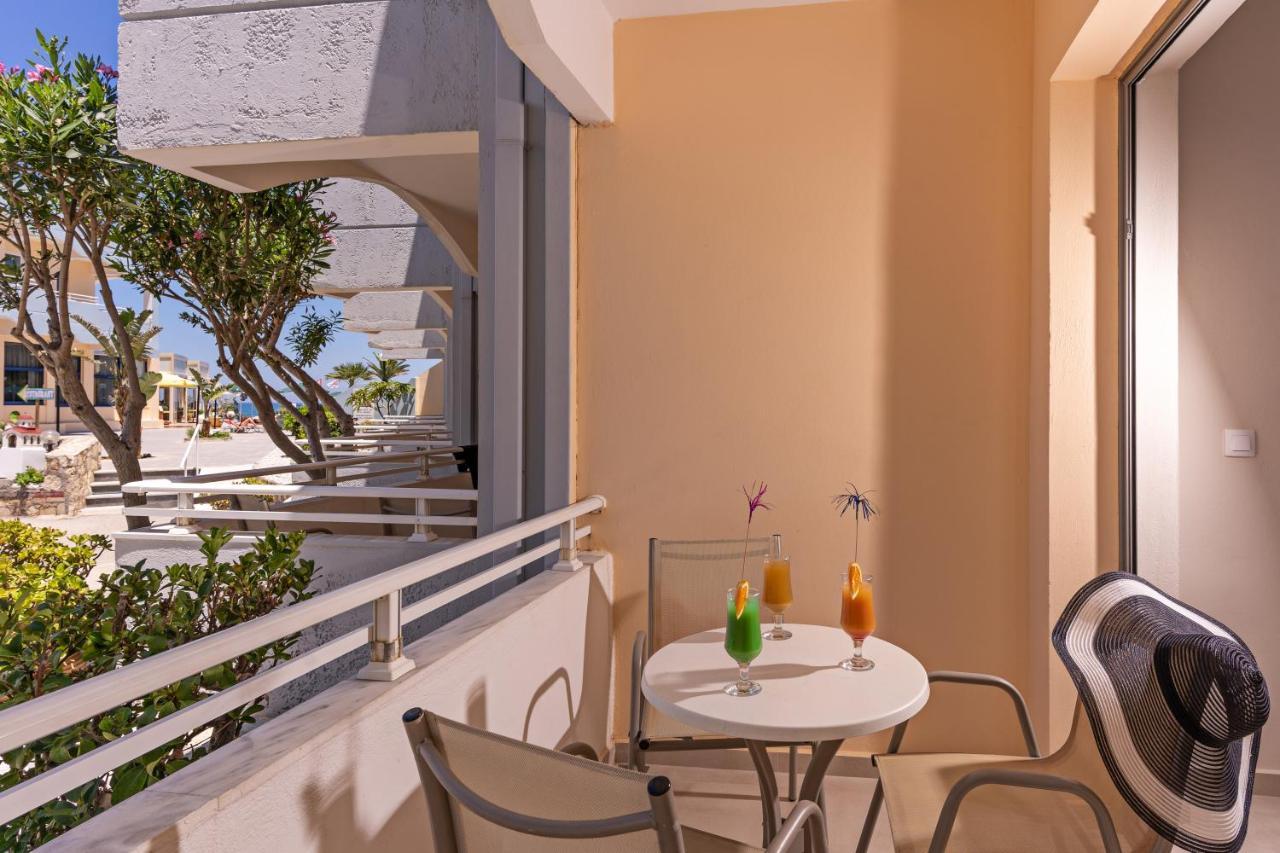 Hotel Kathrin Beach Adelianos Kampos Extérieur photo