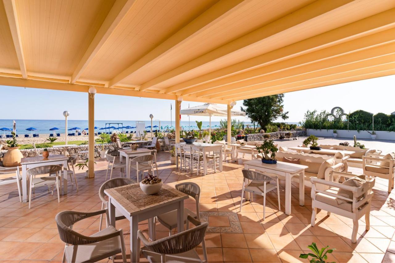 Hotel Kathrin Beach Adelianos Kampos Extérieur photo