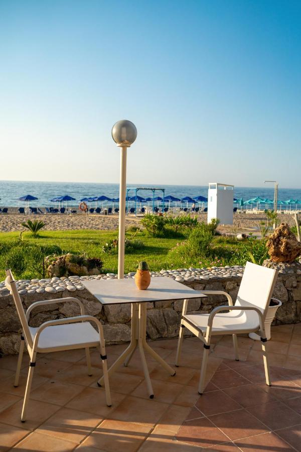 Hotel Kathrin Beach Adelianos Kampos Extérieur photo