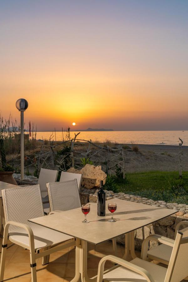 Hotel Kathrin Beach Adelianos Kampos Extérieur photo