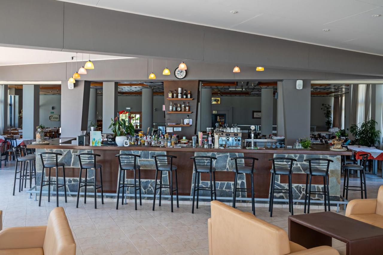 Hotel Kathrin Beach Adelianos Kampos Extérieur photo