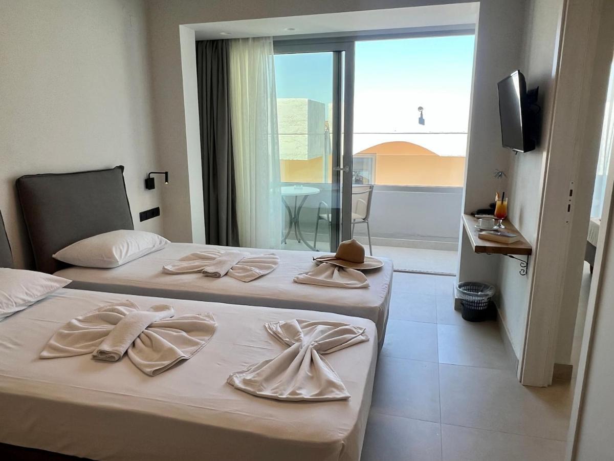 Hotel Kathrin Beach Adelianos Kampos Extérieur photo